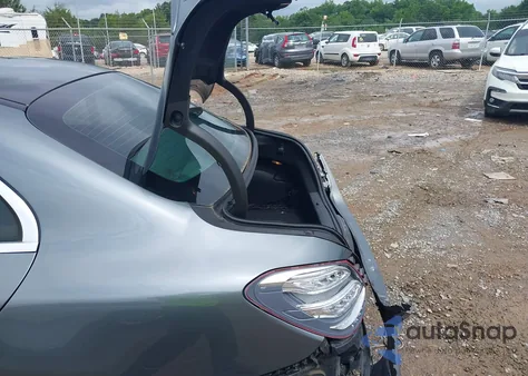 2017 Mercedes-Benz E 300 из США, поврежденный, VIN WDDZF4JB4HA068472